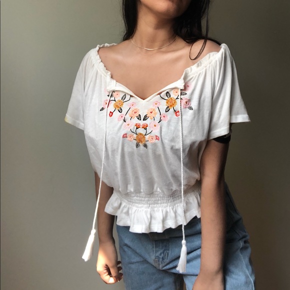 White Floral Embroidered Peplum Blouse HOST PICK! - Picture 2 of 6